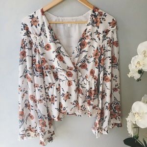 ✨ON SALE - Romantic Feminine June & Hudson Top 